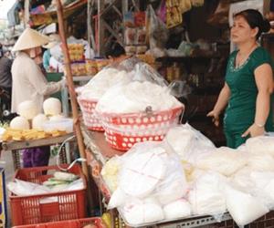 Sau vụ bê bối bún nhiễm tinopal, bún sản xuất thủ công hoặc công nghiệp đều ế hàng.